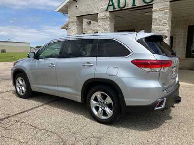2018 Toyota Highlander, $20995. Photo 4