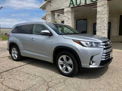 2018 Toyota Highlander, $20995. Photo 1