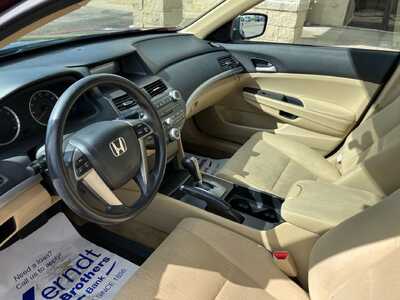 2012 Honda Accord, $7595. Photo 7