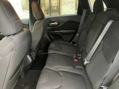 2016 Jeep Cherokee, $10295. Photo 9