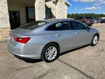 2017 Chevrolet Malibu, $12995. Photo 2