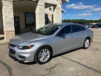 2017 Chevrolet Malibu, $12995. Photo 3