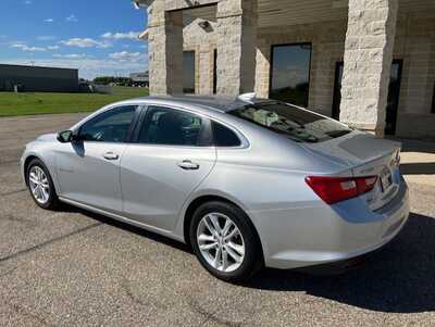 2017 Chevrolet Malibu, $12995. Photo 4