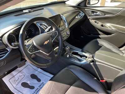 2017 Chevrolet Malibu, $12995. Photo 8