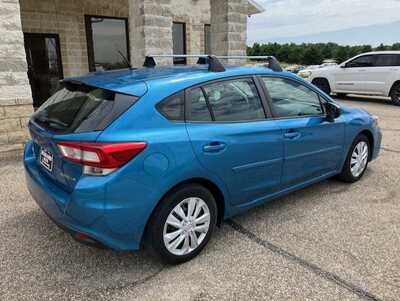2018 Subaru Impreza, $9195. Photo 2
