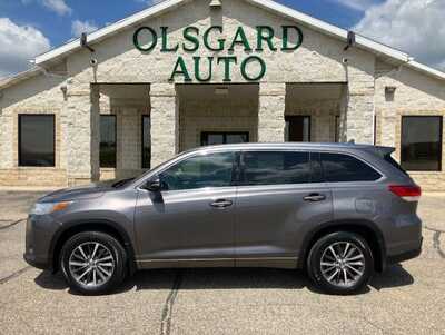2018 Toyota Highlander, $17995. Photo 12