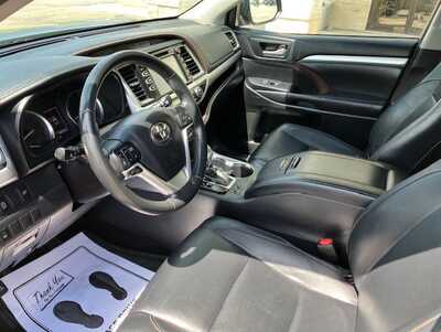 2018 Toyota Highlander, $17995. Photo 7