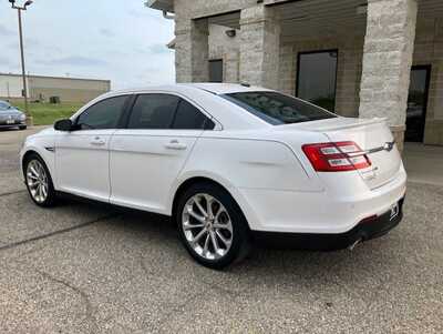 2018 Ford Taurus, $14995. Photo 4