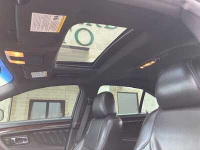 2018 Ford Taurus, $14995. Photo 9