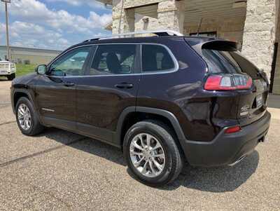 2021 Jeep Cherokee, $19395. Photo 4