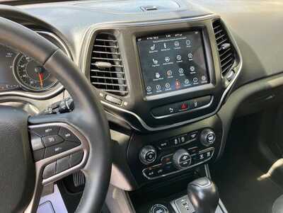 2021 Jeep Cherokee, $19395. Photo 8