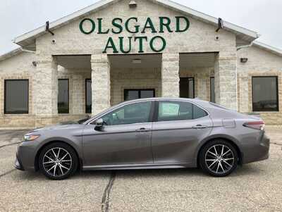 2021 Toyota Camry, $17995. Photo 12