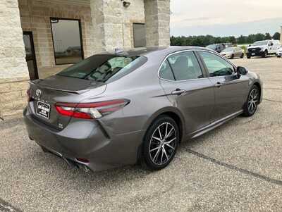 2021 Toyota Camry, $17995. Photo 2