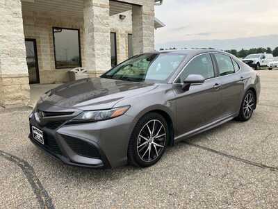 2021 Toyota Camry, $17995. Photo 3