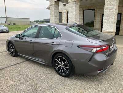 2021 Toyota Camry, $17995. Photo 4