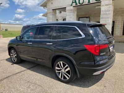 2016 Honda Pilot, $13695. Photo 4