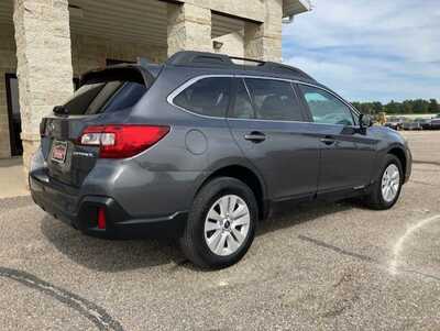 2018 Subaru Outback, $10795. Photo 2