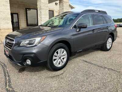 2018 Subaru Outback, $10795. Photo 3