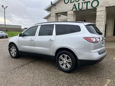 2015 Chevrolet Traverse, $9795. Photo 4