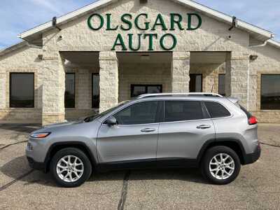 2017 Jeep Cherokee, $11395. Photo 11