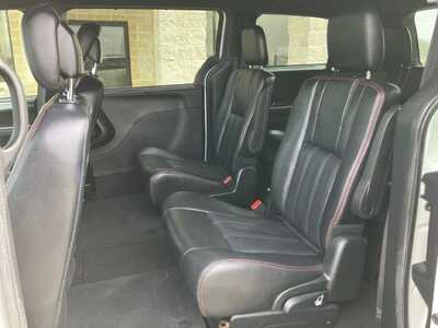 2018 Dodge Caravan, Grand, $9395. Photo 9