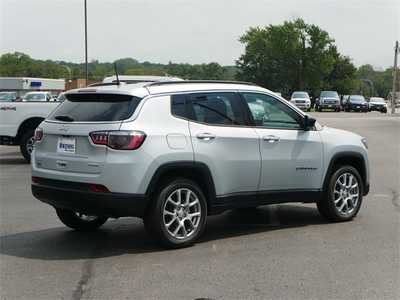 2024 Jeep Compass, $29827. Photo 4
