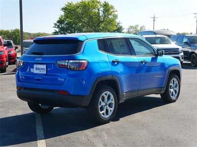 2025 Jeep Compass, $26987. Photo 5