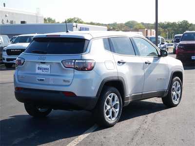 2025 Jeep Compass, $26987. Photo 4