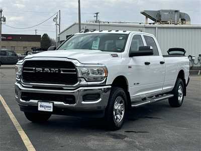 2022 RAM 3500 Crew Cab, $35999. Photo 2
