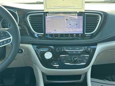2023 Chrysler Pacifica, $27999. Photo 12