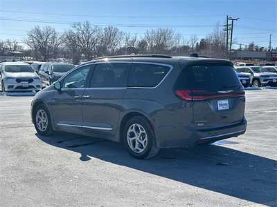 2023 Chrysler Pacifica, $27999. Photo 4