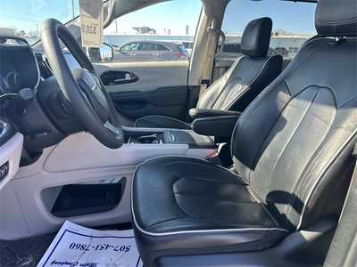 2023 Chrysler Pacifica, $27999. Photo 7