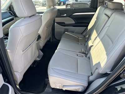 2019 Toyota Highlander, $26499. Photo 10