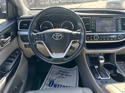 2019 Toyota Highlander, $26499. Photo 12