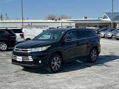 2019 Toyota Highlander, $26499. Photo 2