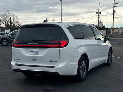 2023 Chrysler Pacifica, $23999. Photo 5