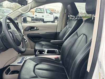 2023 Chrysler Pacifica, $23999. Photo 8