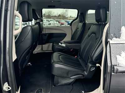 2023 Chrysler Pacifica, $23999. Photo 10