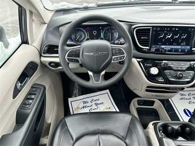 2023 Chrysler Pacifica, $23999. Photo 12