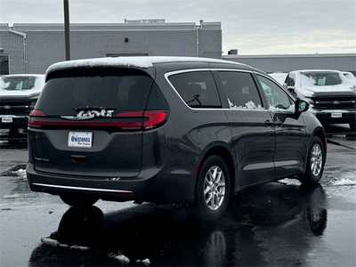 2023 Chrysler Pacifica, $23999. Photo 5