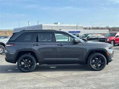 2025 Jeep Grand Cherokee, $49987. Photo 8