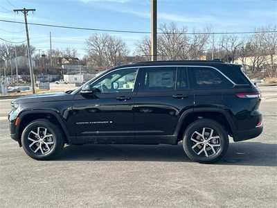 2025 Jeep Grand Cherokee, $42938. Photo 2
