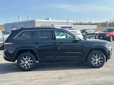 2025 Jeep Grand Cherokee, $42938. Photo 8