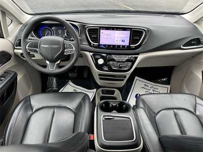 2023 Chrysler Pacifica, $23499. Photo 9