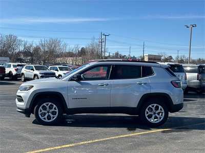 2025 Jeep Compass, $31388. Photo 5