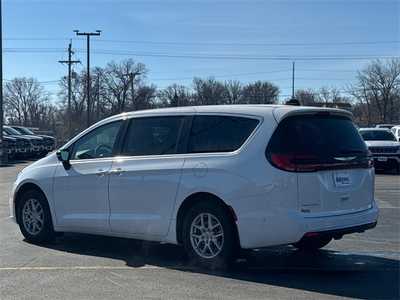 2025 Chrysler Pacifica, $39989. Photo 7