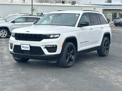 2023 Jeep Grand Cherokee, $33999. Photo 2