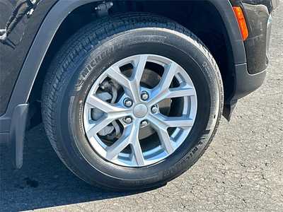 2023 Jeep Grand Cherokee, $29999. Photo 7