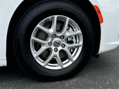 2023 Chrysler Pacifica, $23999. Photo 7