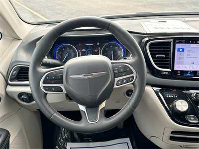2023 Chrysler Pacifica, $23999. Photo 12